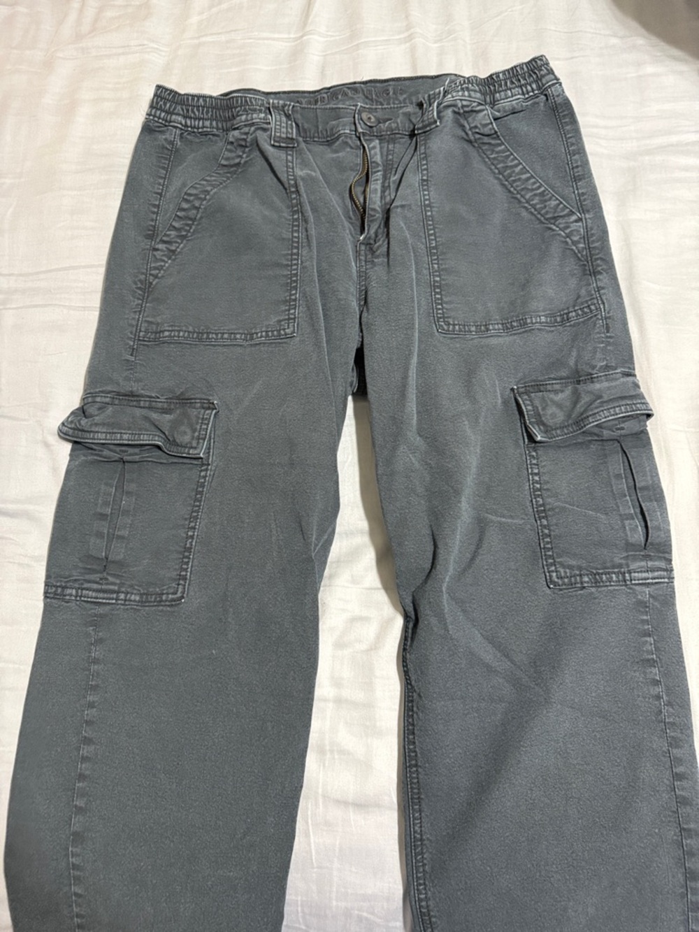 American Eagle Outfitters Wide-Leg Cargo Pants in navy